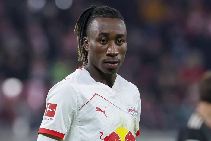 必一运动平台-豪掷6000万欧元！英超双雄围剿巴萨，疯抢19岁足坛天才|巴塞罗那|利物浦|切尔西|转会|莱比锡红牛_新浪体育_新浪新闻